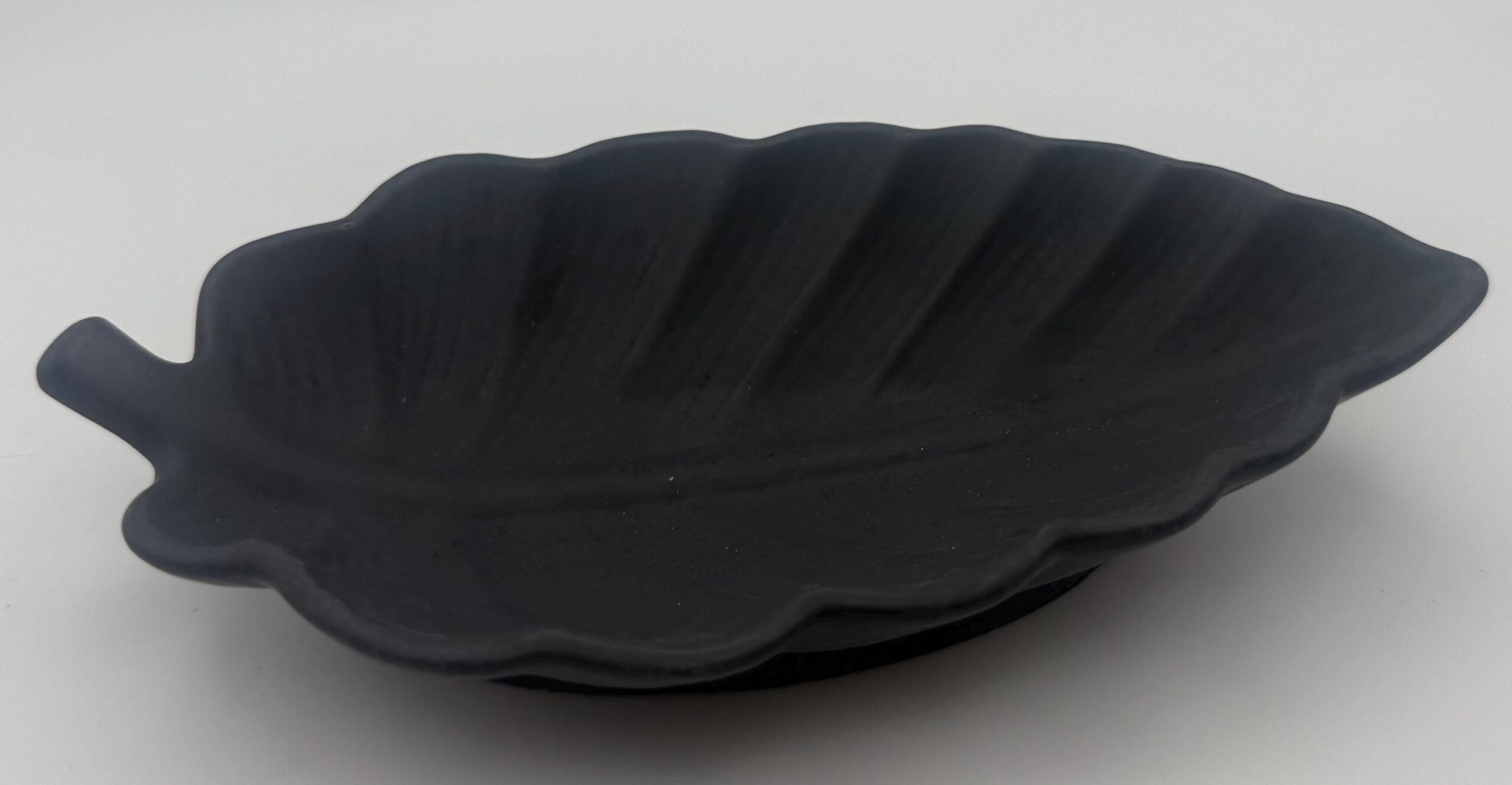 Cement Leaf Tray – Handmade Concrete Catchall, Jewelry Dish, Trinket Holder, Modern Home & Bath Decor - Image 3